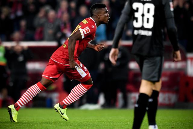 亚冠-C罗梅开二度轰913球 利雅得胜利3-1胜