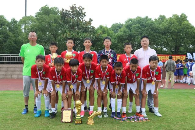 哈登26+11快船逆转热火回第6 活塞险胜尼克斯