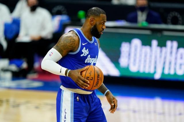 四川男篮：原助教张德贵接替莫科担任主教练